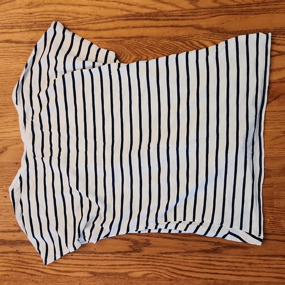 Maternity striped t-shirt with twist detail, size medium - Picture 5 of 5